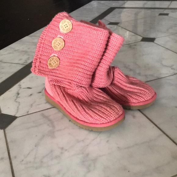 pink knitted boots